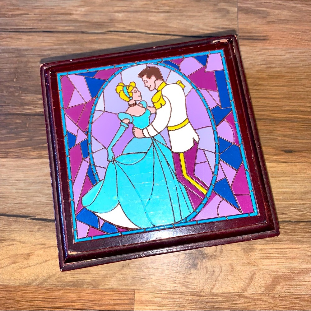 Walt Disney’s Cinderella 2011 Mosaic Tile Small Felted Trinket Jewelry Box Decor